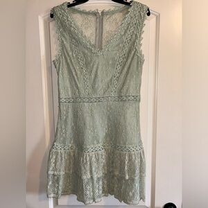Juniors B Darlin pale green lace sleeveless dress size 13/14